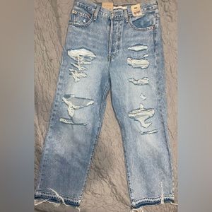 Distressed straight ankle Levi’s “ribcage straight ankle”